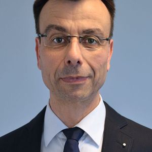 „Profiroll hat mit der Rollex-Familie eine hochflexible Maschinenbaureihe zum Walzen von bis zu fünf Verzahnungen in einer Aufspannung entwickelt“, sagt Profiroll-Geschäftsführer Jens Wunderlich.