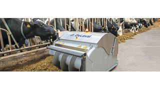 Mehr Zeit für den Bauern: Der Futter-Roboter Opti Duo stoppt bei Hindernissen und startet sich selbst wieder neu. (DeLaval)