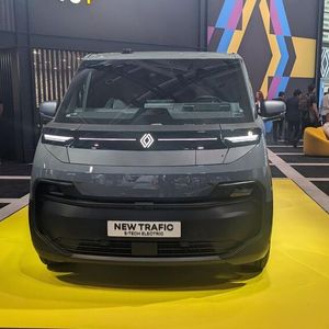 Bei Renault steht der neue Trafic E-Tech Electric im Mittelpunkt. Mit 800-Volt-Architektur soll er in 20 Minuten von 15 auf 80 Prozent laden.(Bild:  Simon – VCG)