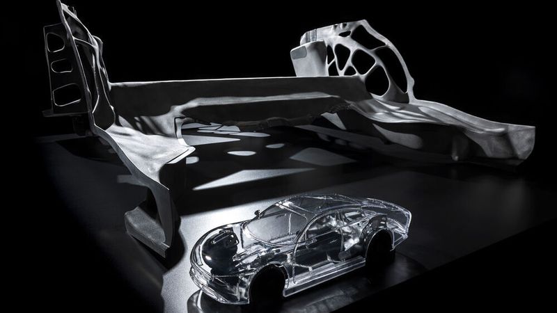 Dieses Gussteil ist das derzeit größte Leichtmetall-Strukturbauteil bei Mercedes-Benz und bildet die Hauptkomponente im Heck des Vision EQXX – den Heckboden. (Mercedes-Benz)