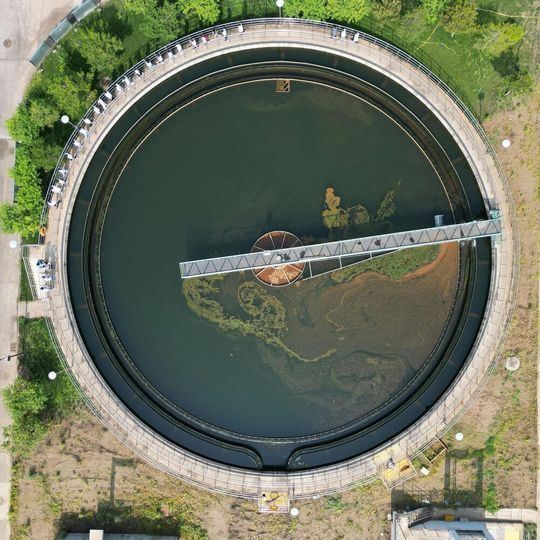 In der EU sollen Pharma- und Kosmetikhersteller künftig mindestens 80 % der Kosten für eine vertiefte Abwasserreinigung tragen.(Bild:  frei lizenziert / Pexels)