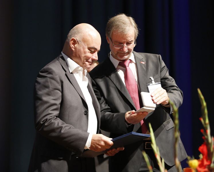 Mehr als 1.300 Wissenschaftler aus Industrie, Hochschulen und Forschungseinrichtungen treffen sich vom 30. September bis zum 2. Oktober in Aachen. Im Mittelpunkt der Veranstaltung steht diesmal die Frage, wie chemische Verfahrenstechnik und Biotechnologie die Zukunft gestalten können. (Bild: Dechema/Mika Volkmann)