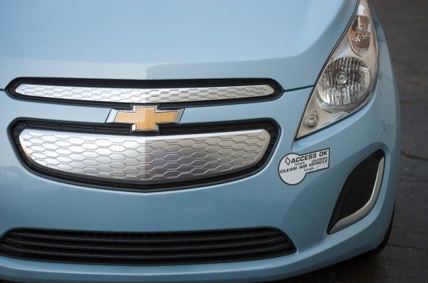 When the 2014 Chevrolet Spark EV pure electric vehicle goes on sale next summer, it will be eligible for coveted high-occupancy vehicle (HOV) lanes in California (Bild: Steve Fecht für Chevrolet)