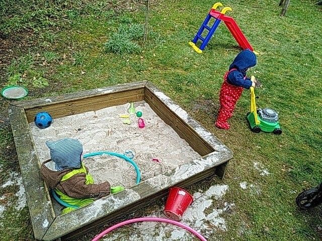 Papa schreibt Texte und passt auf Securepoints Zwillings-Nachwuchs auf.  (Bild: Securepoint)