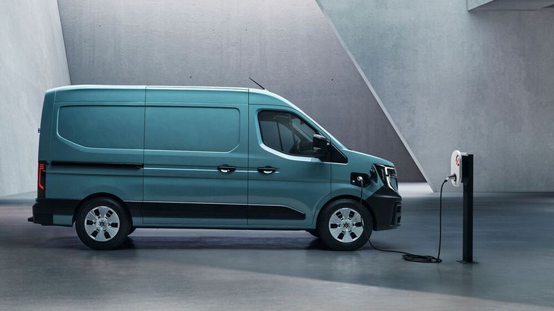 Der neue Master E-Tech kommt mit seiner 87 kWh großen Batterie nach WLTP 460 Kilometer weit. (Bild: Renault/ODDITY, MAGROUND)