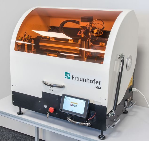 Das Fraunhofer Institut für Mikrotechnik und Mikrosysteme IMM präsentiert auf der Messe ein mikrofluidisches Plattformsystem für den schnellen Nachweis des virologischen Infektionsstatus. (Tobias Hang/Fraunhofer Institute for Microengineering and Microsystems IMM)