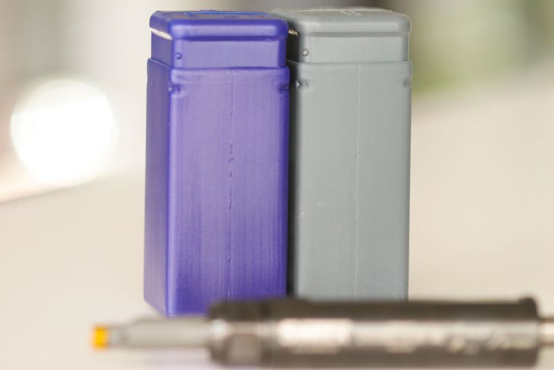 Resource-efficient packaging: At tool manufacturer Simtek, the previously blue packaging is being replaced with gray recycled solutions that can be recycled multiple times. (Source: Simtek)