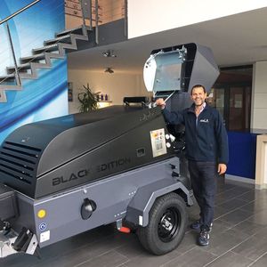 Vernetzte Baumaschine: Die Firma Concept Electronic von Markus Kessler integrierte einen IoT-Gateway in Estrichmaschinen von BMS. (Bild: Markus Kessler, Concept Electronic)