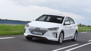 Hierzulande erhalten 4.344 Halter des Ioniq Elektro seit vergangener Woche eine Werkstatteinladung. (Hyundai)