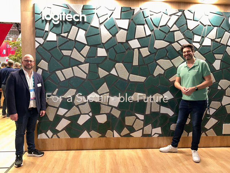 Das Logitech Team goes sustainable (l.) Markus Weinberg und Andreas Kunz sind stolz auf ihre 