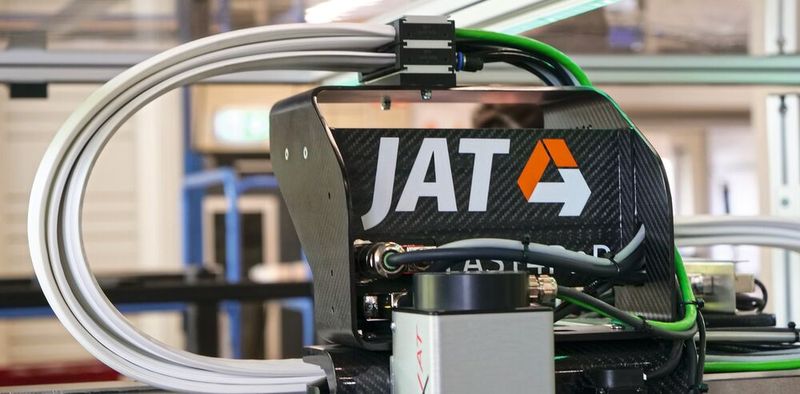 Die E-Skin Fat von Igus im Einsatz unter Reinraumbedichungen: Dafür wurde die Jenaer Antriebstechnik GmbH mit dem silbernen Vector Award ausgezeichnet.(Bild:  Igus)