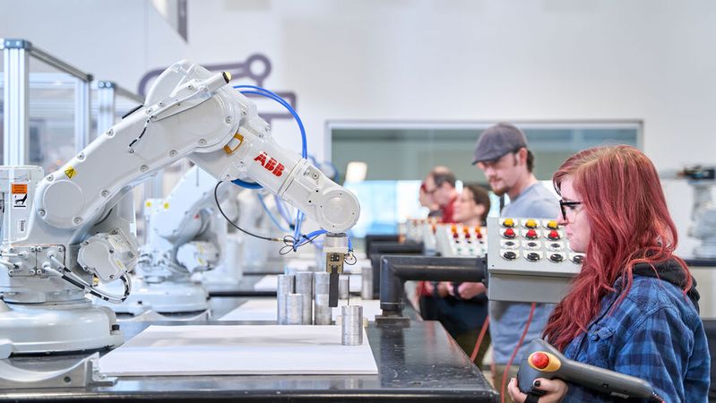 The new facility serves, among other things, as the US headquarters for the development and manufacturing of AI-enabled technology.(Image: Justin Bozynski/ABB)