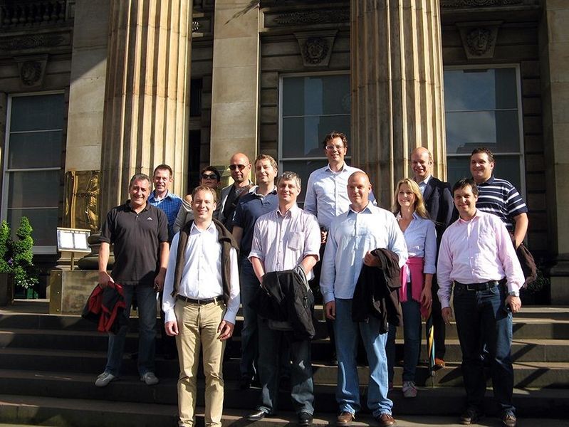 Von links nach rechts: Macario Lopez Monrobe, Colin McKenzie (beide GFI), Eva Panow, Henning Meyer (beide Acmeo), Stanislaw Panow (Netcos), Daniel Dinter (Netzorange), Andreas Gusenbauer (eHouse), Ralph Friederichs (Cyberdyne), Stephan Rieder (Infolutions), Isabelle von Künßberg (Acmeo), Alistair Forbes (GFI), Torsten Oestmann (Oestmann), Oliver Mark (Bleckmann). (Archiv: Vogel Business Media)