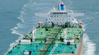 Öltanker auf See: Fällt das Getriebe aus, kann das verheerende Folgen haben. Fernüberwachung soll Ausfälle verhindern. (gemeinfrei)