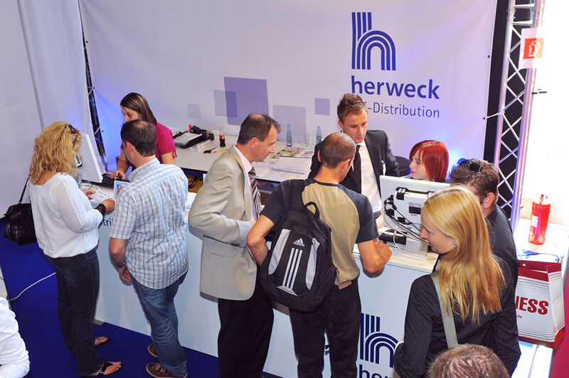 Herweck-Infostand (Archiv: Vogel Business Media)