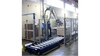 Die robotergestützte Palettieranlage von de Man stapelt beim Möbelteile-Hersteller Frisia auch schwere und unhandliche Möbelteile. Bild: de Man (Archiv: Vogel Business Media)