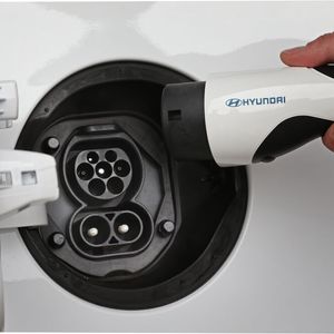 (Hyundai)