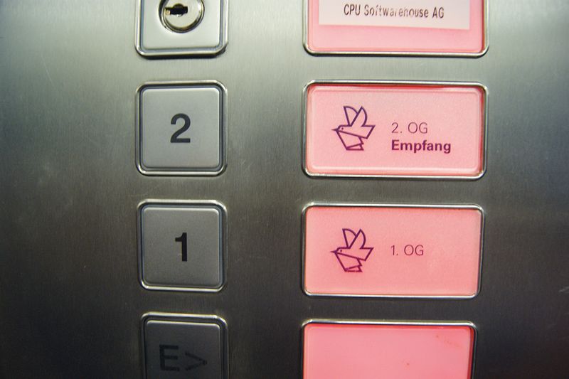 Vogel IT-Medien ist mit seinen Marken IT-BUSINESS, IT-BUSINESS Akademie, ­eGovernment Computing, Security-Insider.de, IP-Insider.de, Storage-Insider.de, DataCenter-Insider.de und CloudComputing-Insider.de auf zwei Stockwerke verteilt. (Archiv: Vogel Business Media)