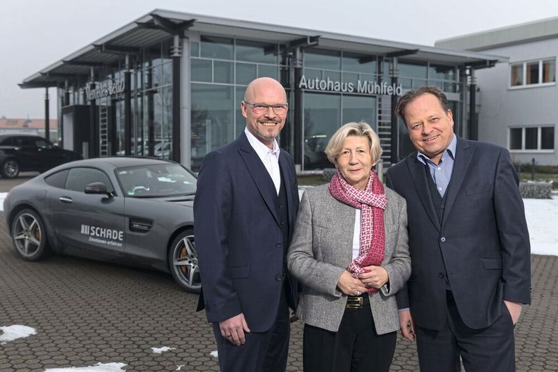 Einigkeit: (v. li.) Holger Schade, Eva Richter und Dirk Schade sehen für den Meininger Standort eine Zukunft innerhalb der Schade-Gruppe. (Bild: Schade)