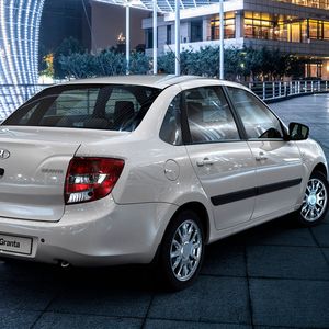 Das weltweit meistverkaufte Modell der Marke Lada ist der Granta, eine vor allem in Russland beliebte Limousine.(Bild:  Avtovaz)