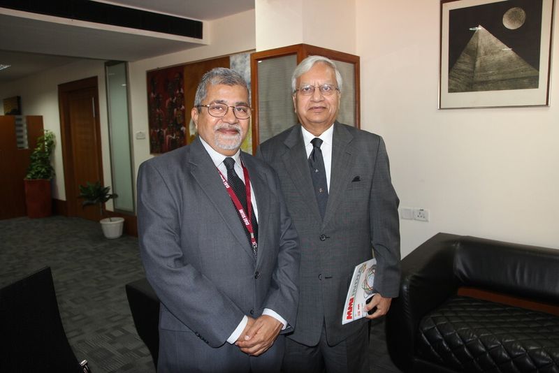 Shailesh Sheth, Strategieberater des IMTMA und MMI-Beiratsmitglied, begrüßte Ravi Kant, Vorstandsmitglied von Tata Motors. (Bild: Fouhy)