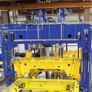 Oberkasten, über den der Kernsand mit 3 bis 6 Bar Druck in das Werkzeug eingeschossen wird.(Bild:  Schaeffler)