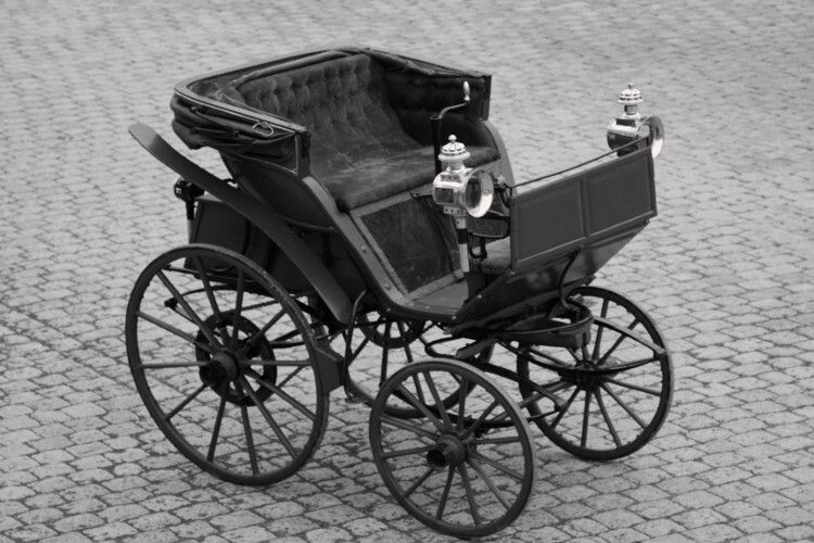 Nicht zuletzt zeigt in Halle 10 ein Nachbau des Flocken Elektrowagens von 1888, dass es auch schon in den Kindertagen des Automobils Elektroantriebe gab. (Foto: Franz Haag)
