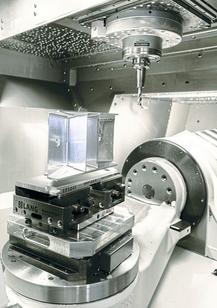 Helfenstein Mechanik ist zertifizierter Zulieferer der Pilatus Flugzeugwerke und fertigt Strukturbauteile vorwiegend aus Aluminium, aber auch aus Titan und hochlegierten und vergüteten Stählen. (Helfenstein Mechanik AG)