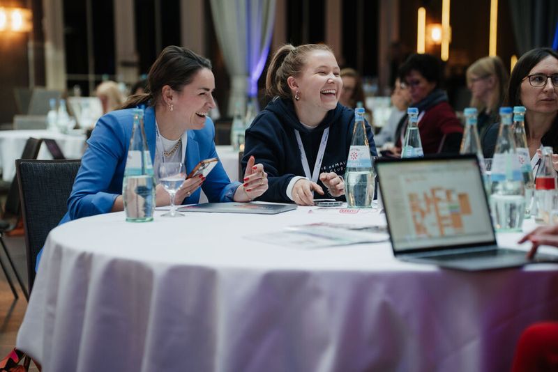 … die das Thema in ihrer darauffolgenden Prompting Master Class mit den Teilnehmerinnen vertiefen konnte.  (Bild: Manuell Emme Fotografie)