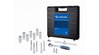 Der Werkzeugsatz umfasst insgesamt 17 Einzelteile und wird in einem Kunststoffkoffer ausgeliefert. (Bild: ZF)