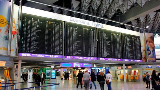 Plattformen wie das Dell AX System for Azure Local oder die Dell AI Factory with NVIDIA bilden die technische Grundlage für pünktliche Flüge am Flughafen Frankfurt.(Bild:  Fraport AG)