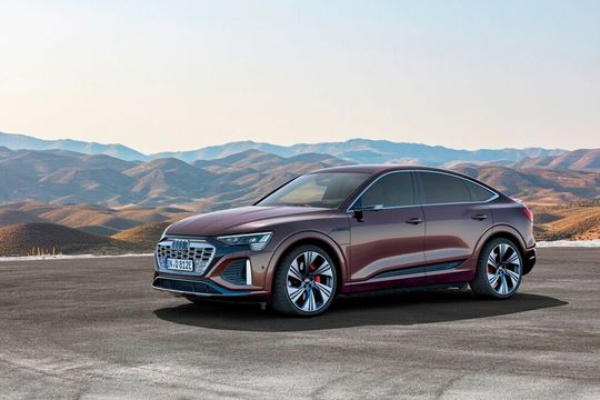 Überraschend hat der VW-Konzern gestern die Prognosen für das laufende Geschäftsjahr nach unten korrigiert. Außerdem wurde bekannt, dass der Absatz der Audi-Modelle aus Brüssel (hier etwa der „Q8 Sportback e-tron“) alles andere als gut läuft. Es drohe das Aus für den Standort ...(Bild:  Audi)