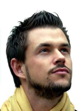 Die Veranstalter konnten für den Mobile.de-Weckruf zahlreiche Referenten gewinnen, die in anschaulichen Workshops und Vorträgen Praxisbeispiele dafür geben, wie sich das Onlinegeschäft in den Alltag integrieren lässt. Dieter Rappold (Geschäftsführer, VI Knallgrau) referiert zum Thema „Marketing 2.0: Wie Web 2.0 und Social Media das Automobil-Marketing verändern“. (Archiv: Vogel Business Media)