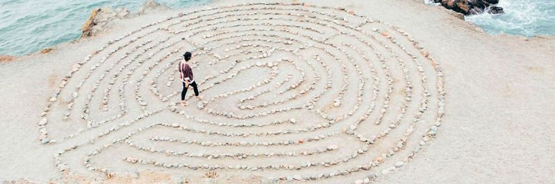 Das Erfolgsrezept eines Design Thinking Prozesses klingt eigentlich relativ simpel: Um den Kunden zu erreichen müssen Unternehmen die Bedürfnisse des Nutzers zu identifizieren und verstehen. Das Erfolgsrezept eines Design Thinking Prozesses klingt eigentlich relativ simpel: Um den Kunden zu erreichen müssen Unternehmen die Bedürfnisse des Nutzers zu identifizieren und verstehen.
