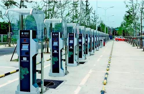 China will build 20,000 – 23,000 charging stations and 5 – 5.5 million charging piles from 2016 to 2020. (Baidu Image)