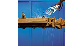 Hybrid-Motorstarter tragen beim Einsatz in Schweißpositionieranlagen dazu bei, den Schaltschrankbedarf zu reduzieren. (Bild: Phoenix Contact)