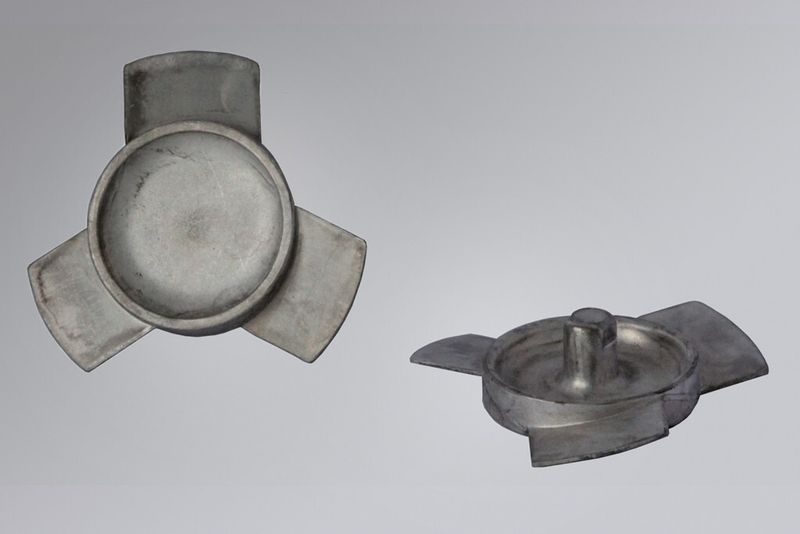 Bild 2: Der aus einer Magnesiumlegierung geschmiedete Rotor mit einem Durchmesser von 85 mm und einer Zapfenhöhe von 20 mm wiegt nur 21 g. (Bild: Weisensee Warmpressteile)