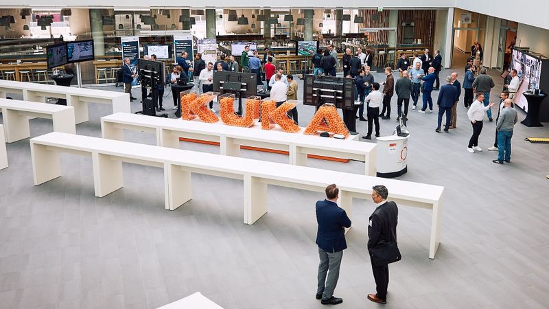 Das globale Partner-Ökosystem der Kuka Group: Systemintegratoren, Engineering-Partner, Technologieanbieter und Kunden treiben gemeinsam die simulationsgesteuerte Automatisierung voran. (Bild:  Kuka)
