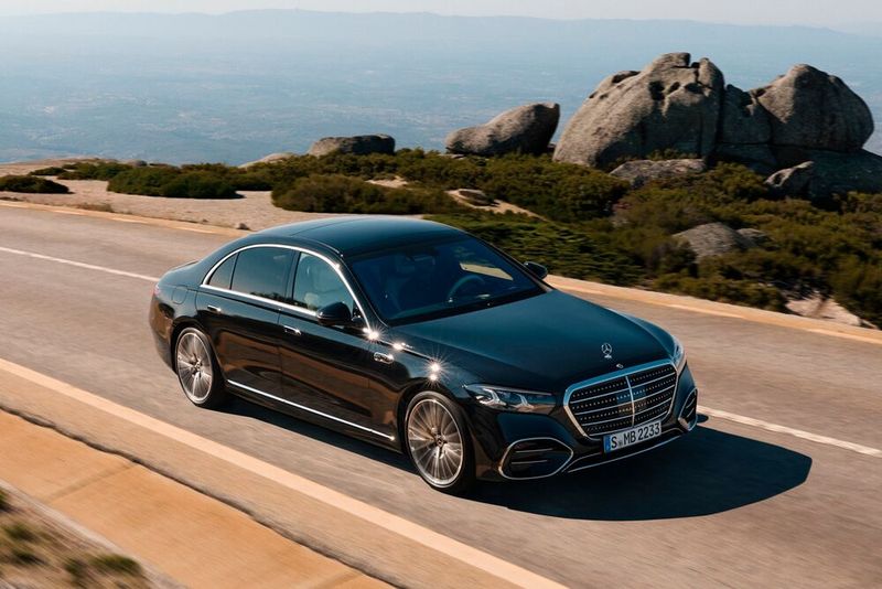 Mercedes has also improved the suspension. The standard, cloud-based air suspension now reacts proactively to bumps. (Image:Mercedes-Benz)