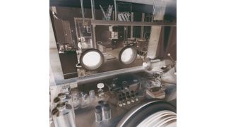 Arbeitsplatz zur Präparation von Lithium-Ionen-Battieren (SGL Carbon)