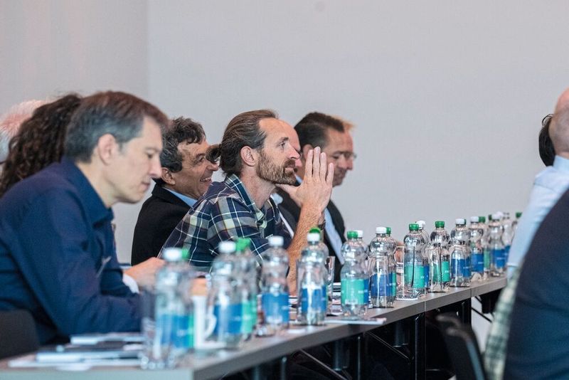 Knapp 100 Besucher sind am 30. Oktober 2025 zum at-Technologietag Automation nach Luzern gekommen. (Bild: Thomas Entzeroth)