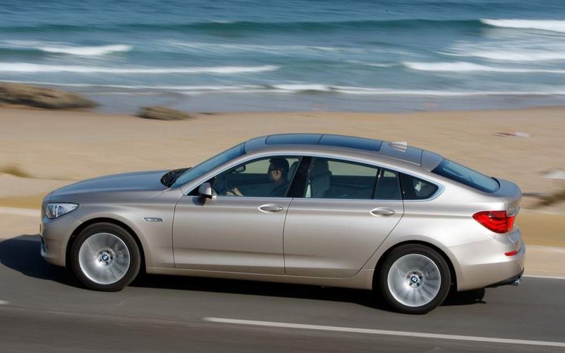 Mit rund fünf Metern Außenlänge ist der 5er GT als luxuriöses Reiseauto für vier Personen konzipiert. (Archiv: Vogel Business Media)