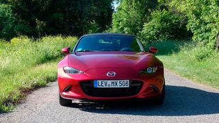 Die vierte Generation des Mazda MX-5 ist fast schon selbst ein Klassiker: Sie wird seit 2015 weitgehend unverändert gebaut. (Bild: Rosenow – »kfz-betrieb«)