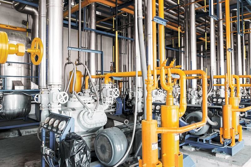 Lower energy consumption: Switching the compressor oil in a refrigeration compressor like this paid off after just one month. (Image:Shutterstock / bit mechanic)