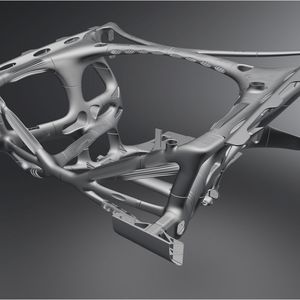 Teilnehmer lernen, wie sie das Potential moderner Fertigungsmethoden mit neuen Entwicklungswerkzeugen und Techniken voll ausschöpfen können. Erleben Sie das "Making-of" des 3i-PRINT Projektes, ein Gemeinschaftsprojekt von CSI Entwicklungstechnik, Altair, APWorks, EOS, Gerg und Heraeus. 