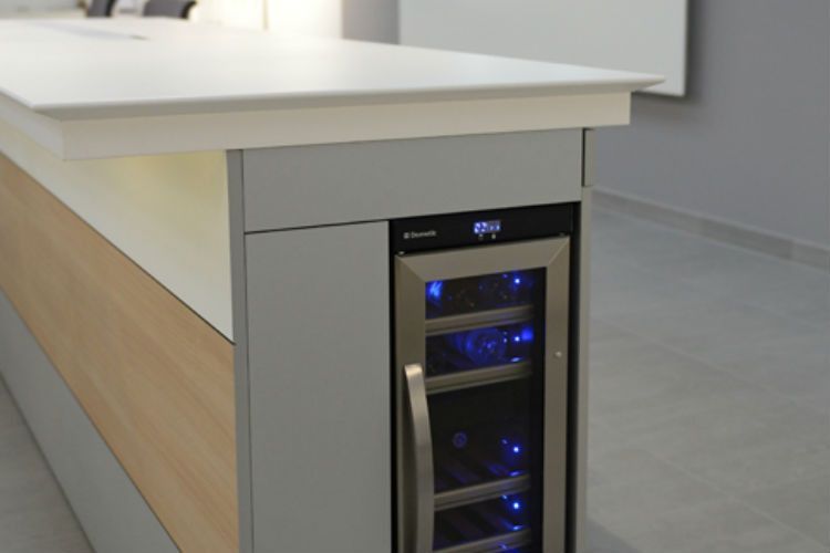 In der so genannten Customer Action Zone lässt sich optional ein Kühlschrank integrieren.  (Foto: Gebert)