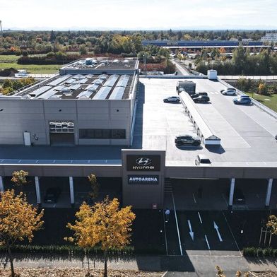 Am Montag hat das neue AVAG-Autohaus, in dem die Filialbetriebe dreier AVAG-Vertriebsgesellschaften untergebracht sind, den Verkauf für den Münchner Westen gestartet.  (Bild: AVAG/Martin Augsburger)