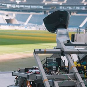 Eine eigens entwickelte Leitsoftware verbindet die Fahrzeuge nicht nur untereinander, sondern auch mit dem Operation Center und stationären Infrastruktursensoren.(Bild:  EDAG Group)