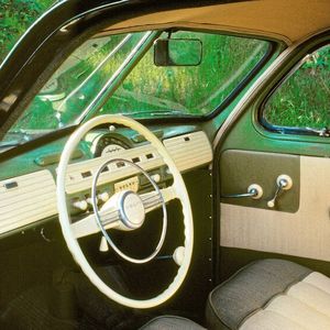 (Volvo)
