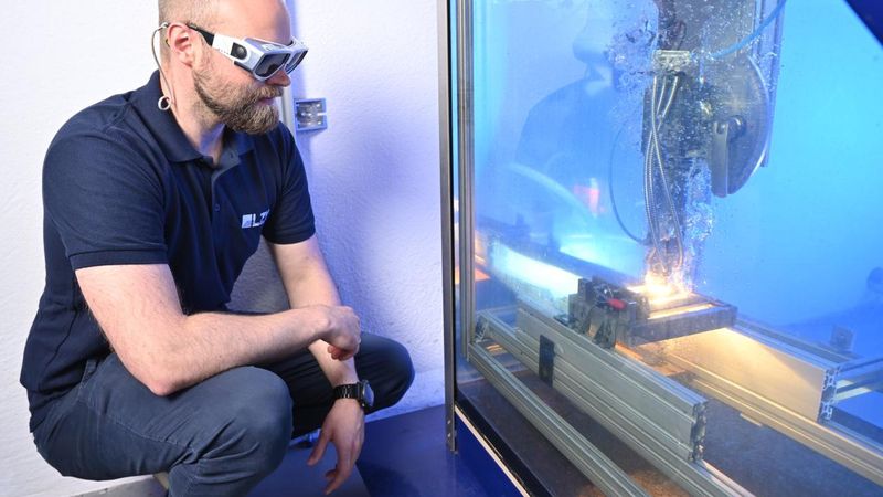 Wissenschaftler des LZH wollen im Projekt Rolaki ein KI-gestütztes System zur Reparatur Unterwasser entwickeln. (Bild:  LZH)